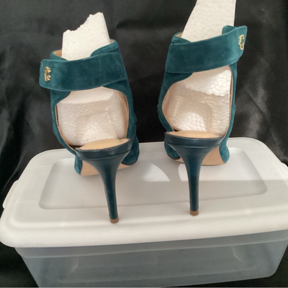 Women’s heels size 7.5 teal color - Picture 3 of 4
